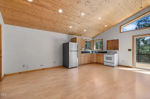 Living - 15150 Yellow Pine Loop, Bend, OR 97707 photo 5 of 9