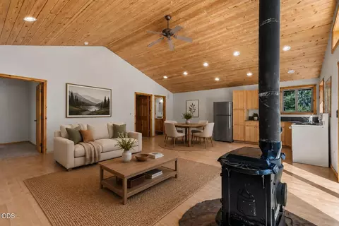 Living - 15150 Yellow Pine Loop, Bend, OR 97707 photo 8 of 9