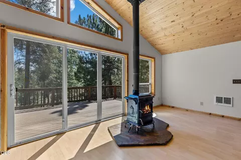 Living - 15150 Yellow Pine Loop, Bend, OR 97707 photo 4 of 9