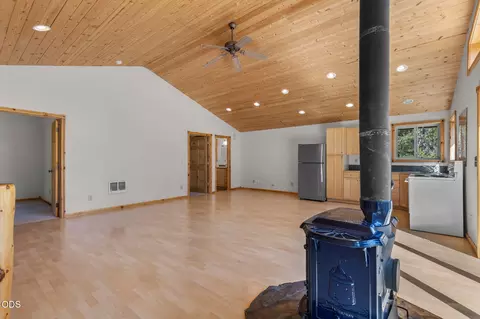 Living - 15150 Yellow Pine Loop, Bend, OR 97707 photo 9 of 9