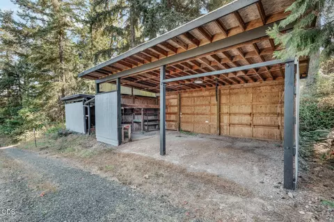 Exterior - 283 Upper Terrace Ln, Glide, OR 97443 photo 6 of 8