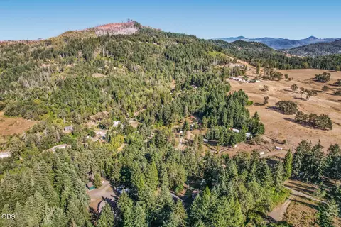 View/Area - 283 Upper Terrace Ln, Glide, OR 97443 photo 3 of 5