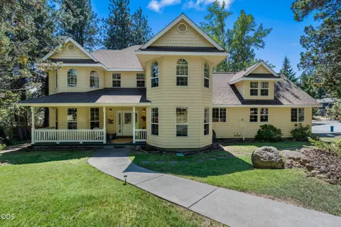 1581 NW City Heights Dr, Bend, OR 97703