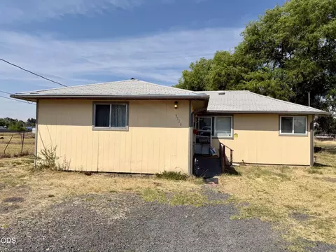 3526 Altamont Dr, Klamath Falls, OR 97603
