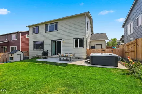 Exterior - 2866 NE Marea Dr, Bend, OR 97701 photo 5 of 6