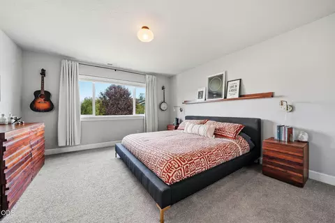 Bedroom - 2866 NE Marea Dr, Bend, OR 97701 photo 1 of 4