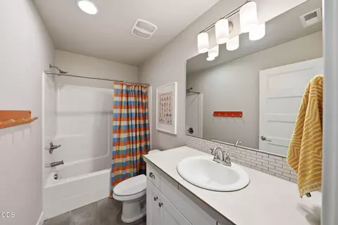 Bath - 2866 NE Marea Dr, Bend, OR 97701 photo 3 of 3
