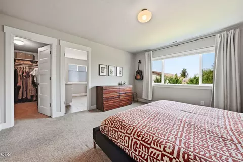 Bedroom - 2866 NE Marea Dr, Bend, OR 97701 photo 2 of 4