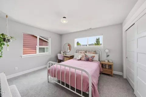 Bedroom - 2866 NE Marea Dr, Bend, OR 97701 photo 3 of 4