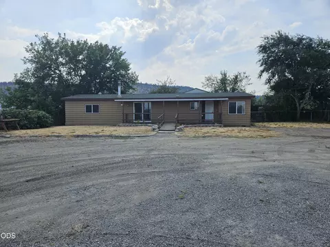 1223 NW Madras Hwy, Prineville, OR 97754