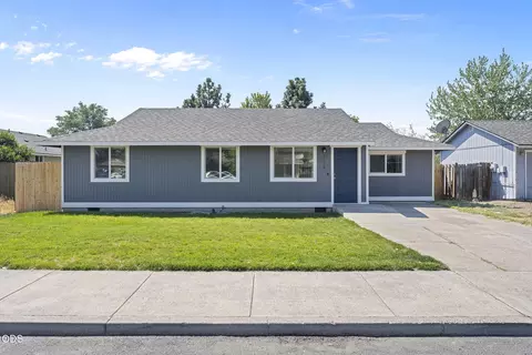 3118 SW Quartz Ave, Redmond, OR 97756