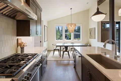 Kitchen - 3178 NW Celilo Ln, Bend, OR 97703 photo 5 of 7