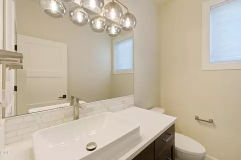 Bath - 3178 NW Celilo Ln, Bend, OR 97703 photo 4 of 4