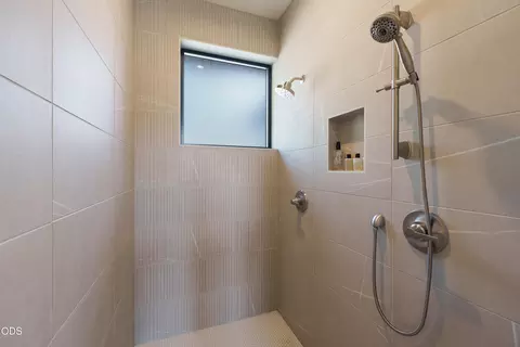 Bath - 3178 NW Celilo Ln, Bend, OR 97703 photo 3 of 4