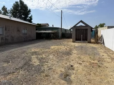 Exterior - 7465 Table Rock Ter, Central Point, OR 97502 photo 8 of 8