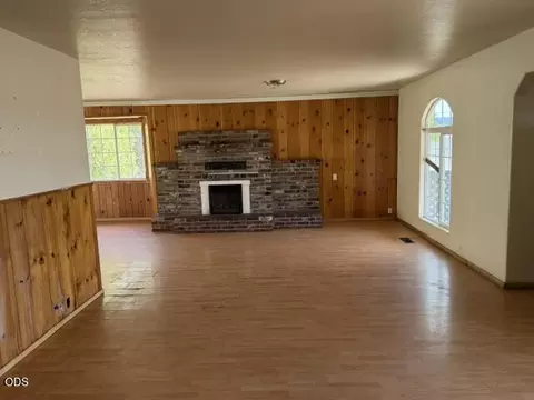Living - 7465 Table Rock Ter, Central Point, OR 97502 photo 1 of 4
