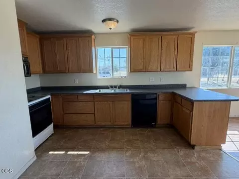 Kitchen - 7465 Table Rock Ter, Central Point, OR 97502 photo 1 of 3