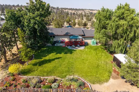 705 SW Belmont Ln, Madras, OR 97741
