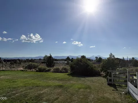 Exterior - 65211 97th St, Bend, OR 97703 photo 2 of 8