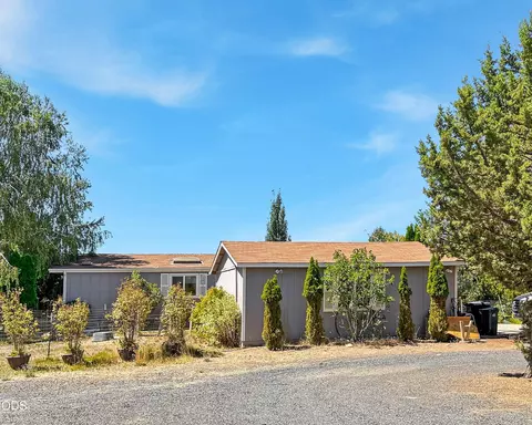 Exterior - 65211 97th St, Bend, OR 97703 photo 6 of 8