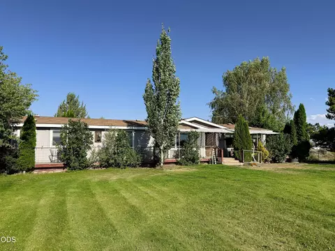 Exterior - 65211 97th St, Bend, OR 97703 photo 3 of 8