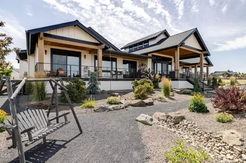 7521 SW Mill Iron Cir, Powell Butte, OR 97753