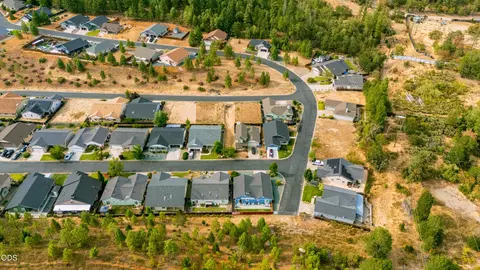 237 Red Cedar Ln, Cave Junction, OR 97523 photo 8