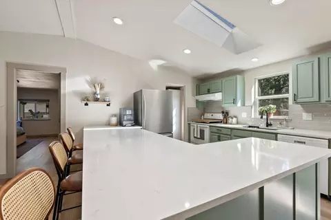 Kitchen - 19700 Baker Rd, Bend, OR 97702 photo 1 of 5