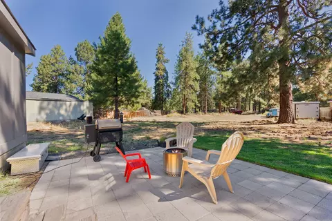 Exterior - 19700 Baker Rd, Bend, OR 97702 photo 3 of 13