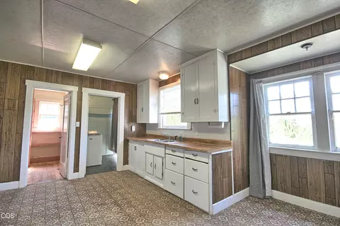 Kitchen - 12707 Highway 238, Applegate, OR 97530 photo 4 of 4