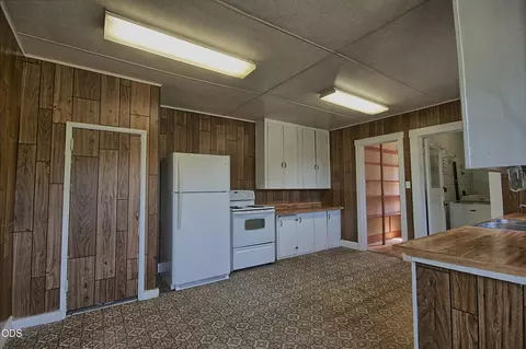 Kitchen - 12707 Highway 238, Applegate, OR 97530 photo 2 of 4