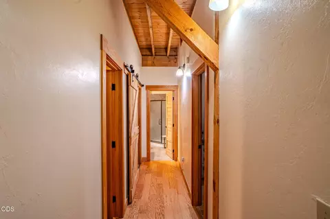 Entry Way - 688 Worthington Rd, Eagle Point, OR 97524 photo 1 of 5