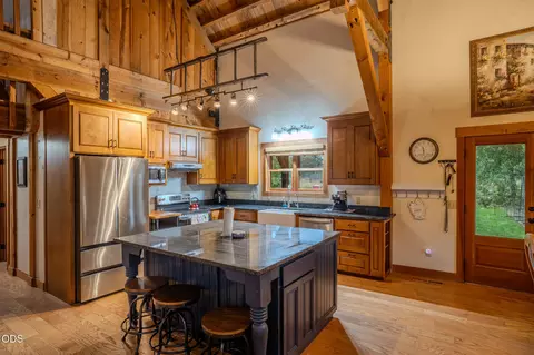 Kitchen - 688 Worthington Rd, Eagle Point, OR 97524 photo 1 of 4