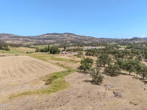 View/Area - 688 Worthington Rd, Eagle Point, OR 97524 photo 7 of 7