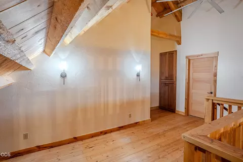 Entry Way - 688 Worthington Rd, Eagle Point, OR 97524 photo 4 of 5