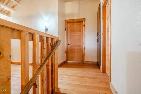 Entry Way - 688 Worthington Rd, Eagle Point, OR 97524 photo 3 of 5