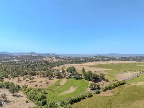 View/Area - 688 Worthington Rd, Eagle Point, OR 97524 photo 1 of 7