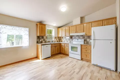 17045 West Dr, La Pine, OR 97739 photo 6