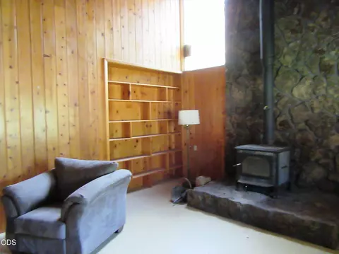 Living - 541 Mathews Rd, Dorris, CA 96023 photo 4 of 4