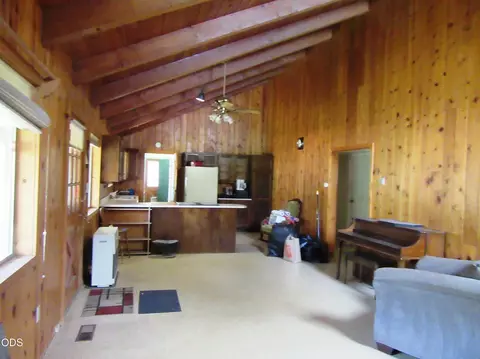 Living - 541 Mathews Rd, Dorris, CA 96023 photo 3 of 4