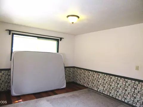 Bedroom - 541 Mathews Rd, Dorris, CA 96023 photo 4 of 4
