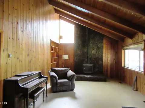 Living - 541 Mathews Rd, Dorris, CA 96023 photo 1 of 4
