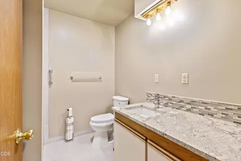 Bath - 12342 Sun Forest Dr, La Pine, OR 97739 photo 2 of 2