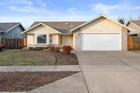 1629 Husker Butte Ln, Medford, OR 97504