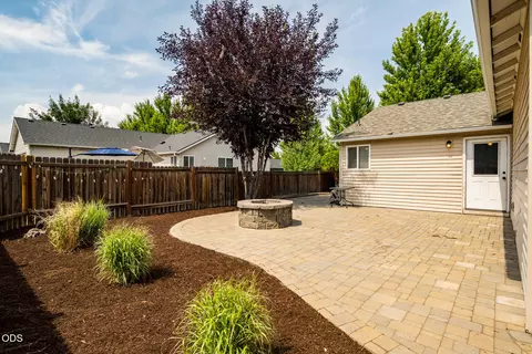 Exterior - 61049 Larkspur Loop, Bend, OR 97702 photo 9 of 9