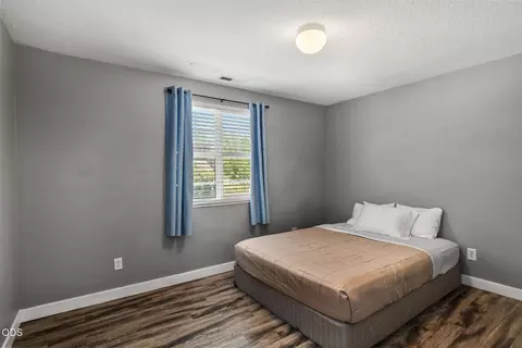 Bedroom - 61049 Larkspur Loop, Bend, OR 97702 photo 2 of 4
