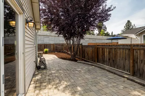 Exterior - 61049 Larkspur Loop, Bend, OR 97702 photo 4 of 9