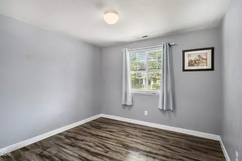 Bedroom - 61049 Larkspur Loop, Bend, OR 97702 photo 1 of 4