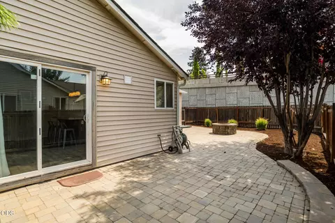 Exterior - 61049 Larkspur Loop, Bend, OR 97702 photo 5 of 9