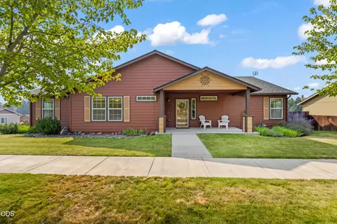 534 NE Brookstone Dr, Prineville, OR 97754